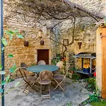 Au Fil Des 5 Saisons Bed and breakfast Vers Pont du Gard
