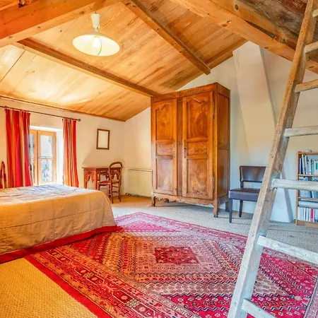 Au Fil Des 5 Saisons Bed & Breakfast 3*